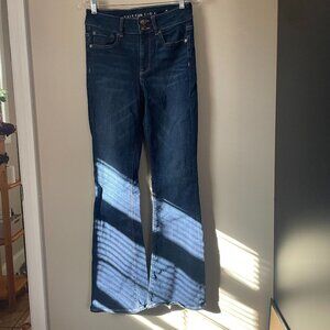 Size 4 American Eagle super stretch Hi-Rise Artist Flare jeans